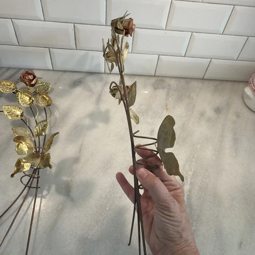 Set Of 2 Homeco Vintage Brass Roses on with Butterflies Wall Hanging GW994